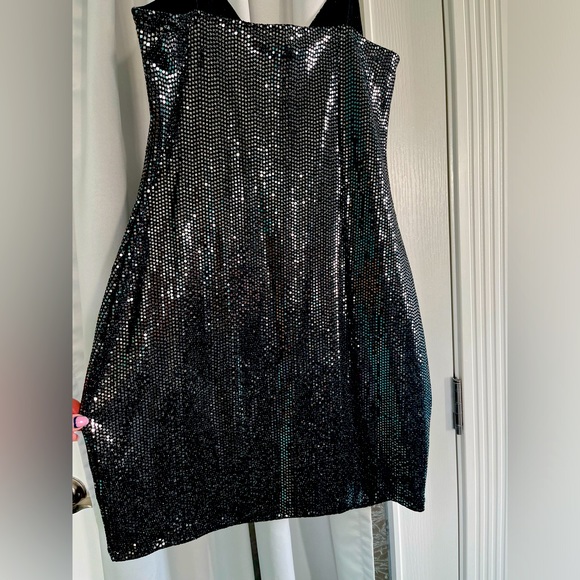 Black and silver spaghetti strap evening dress - Picture 2 of 3